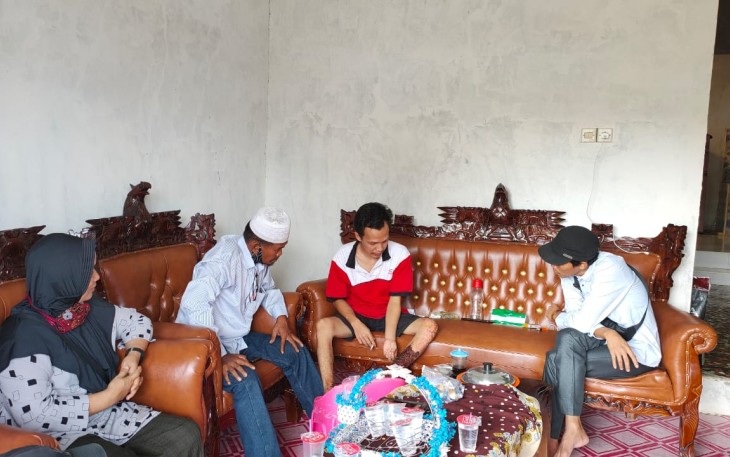 PWI Bengkulu Utara Beri Bantuan Pada Anggota yang Alami Luka Bakar 