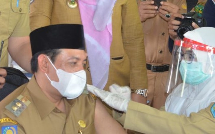Wakil Walikota Bengkulu Dedy Wahyudi Saat di Vaksin Covid-19