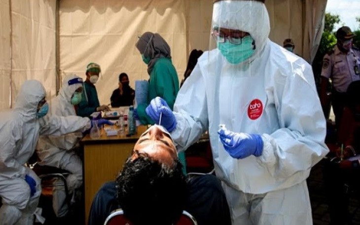 Tim Tracing Satgas Covid-19 Kabupaten Sikka telah melakukan pemeriksaan rapid test antigen kepada 109 warga di lima titik kerumunan Jokowi akhir pekan lalu.