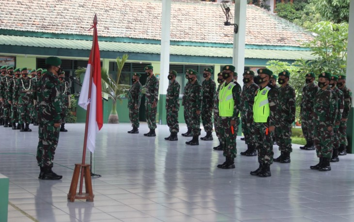Seluruh Anggota Kodim 0725/Sragen melaksanakan Upacara pelepasan laporan anggota yang memasuki Masa Persiapan Pensiun (MPP)