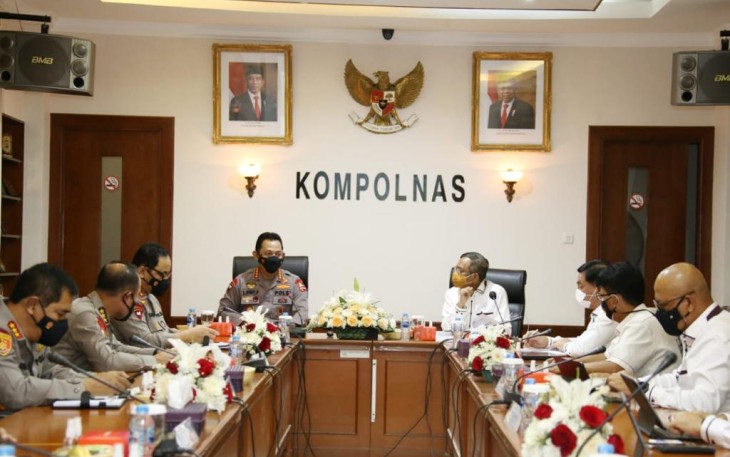 Kapolri Jenderal Listyo Sigit Prabowo membahas soal pemantapan transformasi Polri Presisi atau Prediktif, Responsibilitas dan Transparansi Berkeadilan saat menyambangi Kantor Komisi Kepolisian Nasional (Kompolnas).