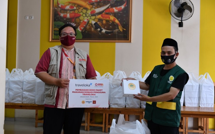 Pembagian Paket Makanan