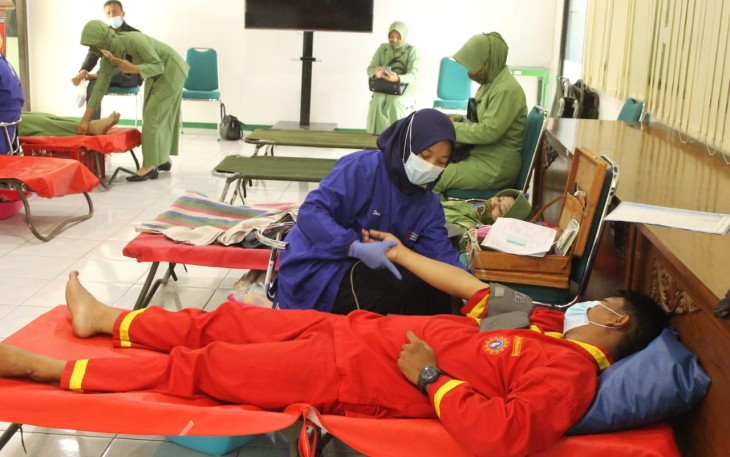 Persit Kartika Chandra Kirana Cabang XLVI Kodim 0725/Sragen laksanakan donor darah