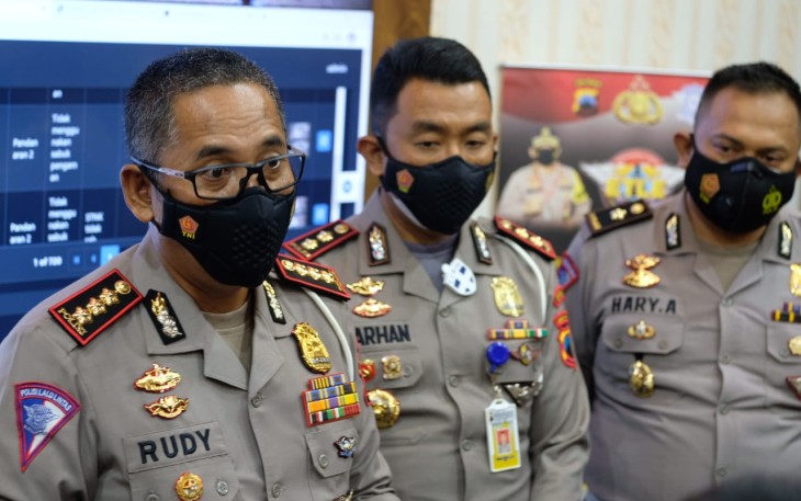 Direktur Lalu Lintas (Ditlantas) Polda Jateng, Kombes Pol Rudy Syafirudin saat memberikan keterangan persnya pada Senin (05/04/2021).