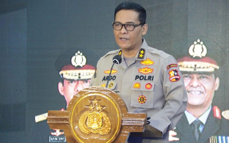 Kadiv Humas Polri Irjen Argo Yuwono menegaskan, personel Brimob tersebut meninggal dunia bukan karena akibat setelah dilakukan penyuntikan vaksin.