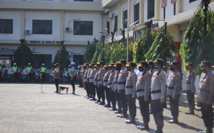 Polrestabes Kota Semarang menggelar Operasi Keselamatan Candi 2021 yang ditandai dengan apel pasukan yang digelar di halaman Mapolrestabes Semarang, Senin (12/4/21).