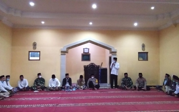 Tarawih Ukhuwah atau yang lebih dikenal Tarawih Keliling (Tarling) kembali digelar oleh Bupati Batang Wihaji dan Wakil Bupati Suyono, Dandim Batang Letkol Arh Yan Eka Putra bersama jajaran Forkopimda, setelah tahun lalu kegiatan tahunan itu ditiadakan.