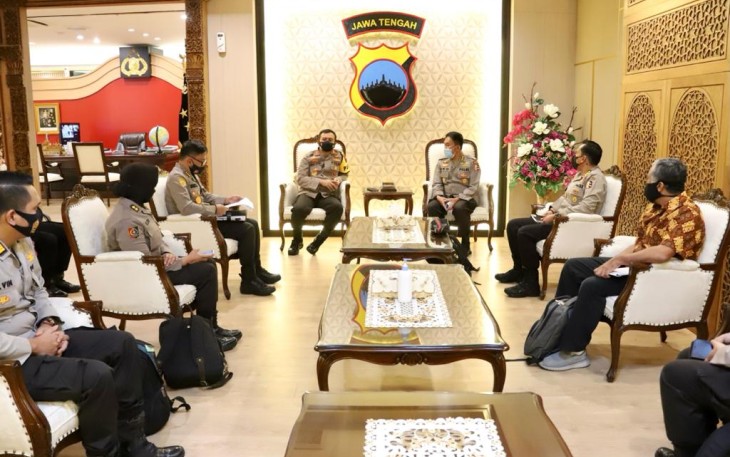 Tim Lemdiklat Polri Kunjungi Polda Jawa Tengah guna menyampaikan Hasil Analisa dan Evaluasi Kompetensi Diklat Polri T.A 2021 kepada Kapolda Jateng Irjen Pol Ahmad Luthfi dan para PJU Polda Jawa Tengah, Selasa (27/4/21).