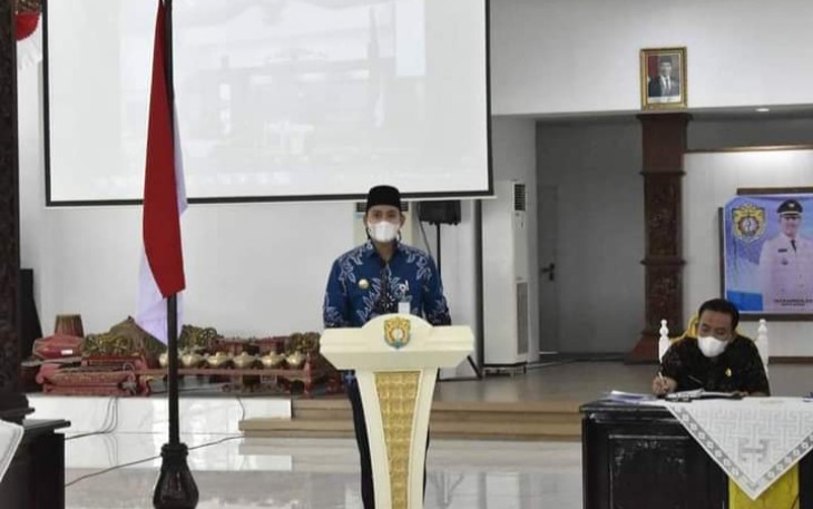 Rapat Koordinasi Pengendalian Operasional Kegiatan (POK) APBD Kabupaten Kendal Tahun 2021 dilkasanakan di Pendopo Tumenggung Bahurekso, hadir dalam acara tersebut Sekda Kendal Moh Toha, Staf Ahli Bupati serta Kepala OPD, Kamis (29/4/2021).