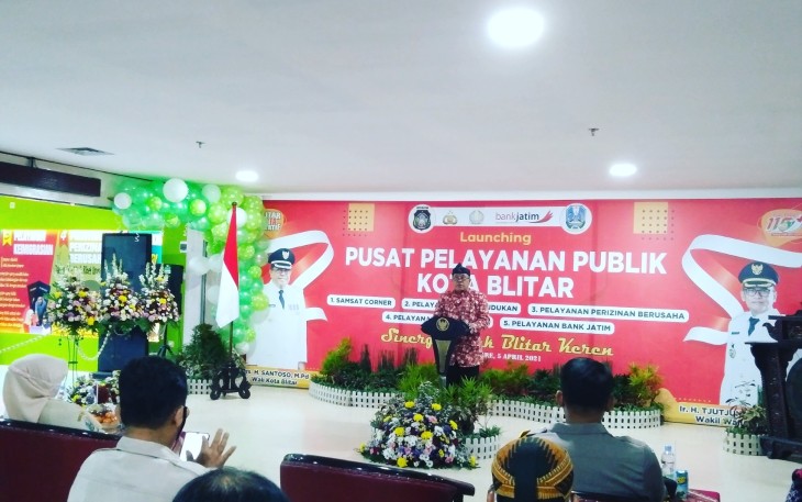 Walikota Santoso Saat Beri Sambutan Pengarahan Launching Pelayanan Publik Kota Blitar (foto : Faisal NR / Klikwarta.com) 