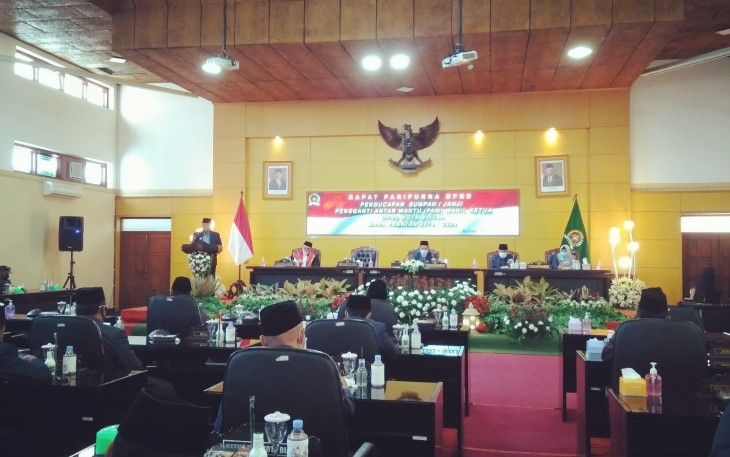 Rapat Paripurna DPRD Kota Blitar Pengambilan Sumpah/Janji PAW Wakil Ketua DPRD Kota Blitar Periode 2019-2024 (foto : Faisal NR / Klikwarta.com) 