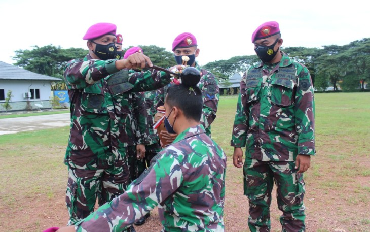 Bataliyon 9 Marinir/Beruang Hitam Gelar Upacara Kenaikan Pangkat 