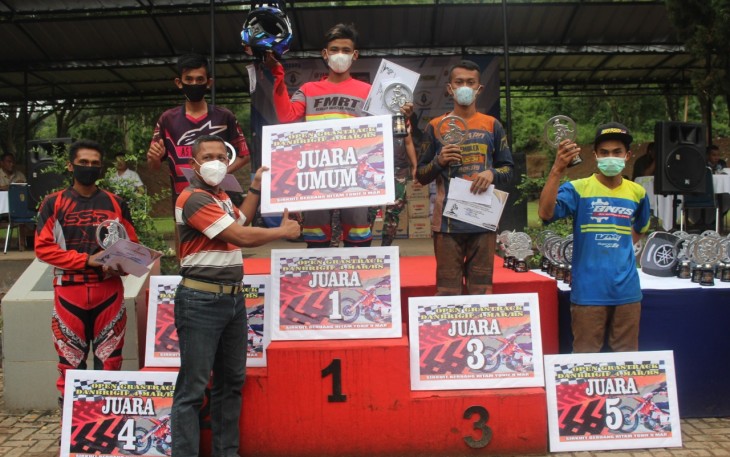 Bupati Pesawaran Tutup Event Gasstrack Piala Danbrigif 4 Mar/BS
