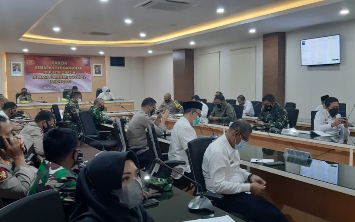 Danrem 033 Wira pratama Hadiri Vidcon Rakor Persiapan Pam Idul Fitri 1442 H 