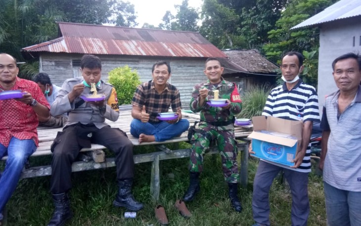 Babinsa Koramil Sengah Temila Intens dengan Mitra Karib