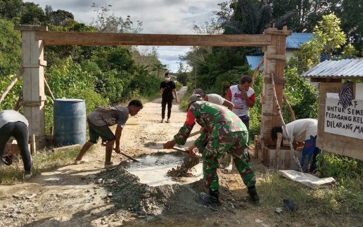 Dengan Karya Bhakti Bukti Nyata Kemanungalan TNI Rakyat
