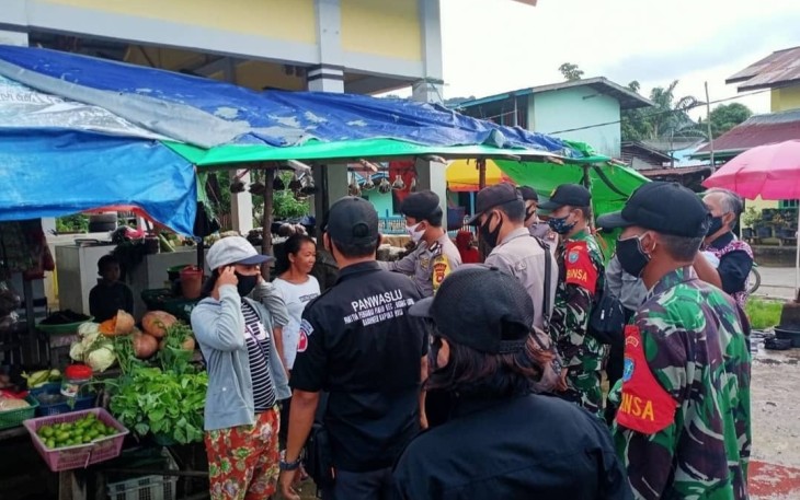 BABINSA JAJARAN KODIM 1206/PSB LAKSANAKAN PENDISIPLINAN PROTOKOL KESEHATAN