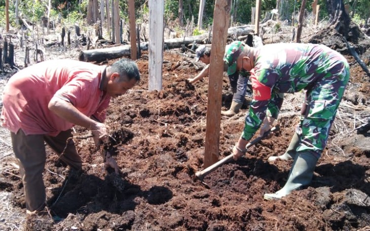 Babinsa Koramil 1206-12/Manday Kodim 1206/Putussibau Selalu Ada Untuk Rakyat