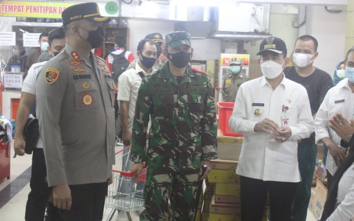 Bupati sidak pusat keramaian 