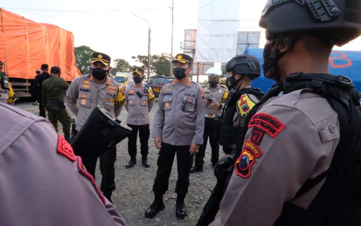 Pengecekan Pos Pam terpadu ini dilakukan oleh Kabid Humas Polda Jateng, Kombes Pol. Iskandar Fitriana di Kabupaten Pemalang, Jawa Tengah, Selasa (11/5/21).