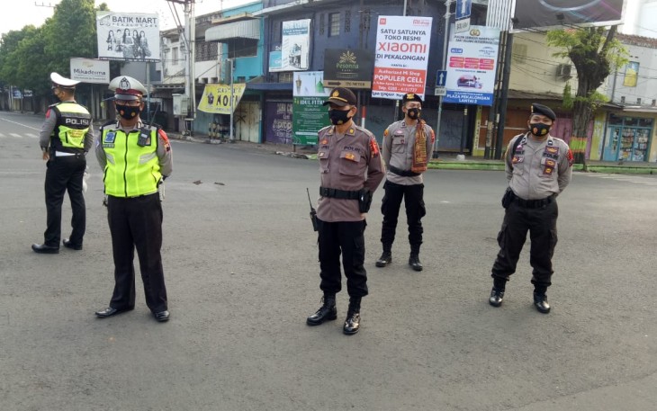 Polres Pekalongan Kota memantau situasi di Wilayah Kota Pekalongan.