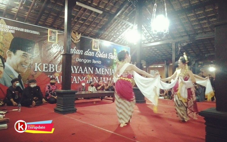 Pentas Seni Budaya Jawa di Wisma Tambakboyo Blitar (foto : Faisal NR / Klikwarta.com Blitar)