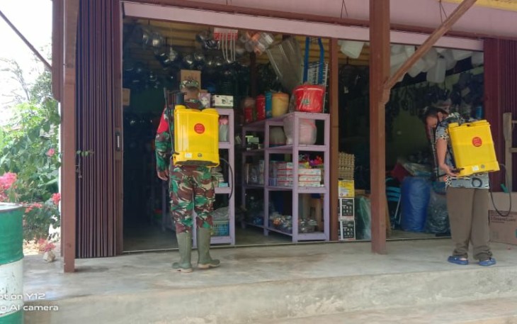 Semangat Babinsa Lawan COVID-19 Bersama Satgas Desa Jongkong Pasar
