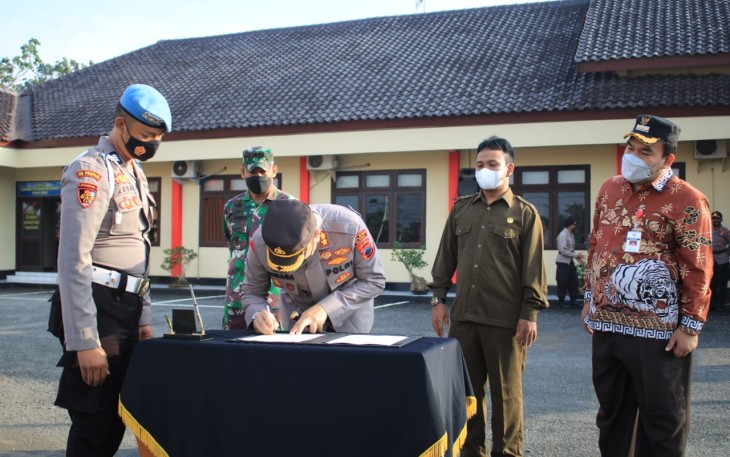 Penandatanganan nota kesepakatan pembatasan hajatan di Kabupaten Blora saat pandemi Covid 19