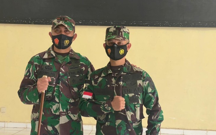 Dandim 0423/BU, Letkol Inf Agung P Saksono, lepas satu prajurit terbaik ke Papua Foto : Ismail Yugo