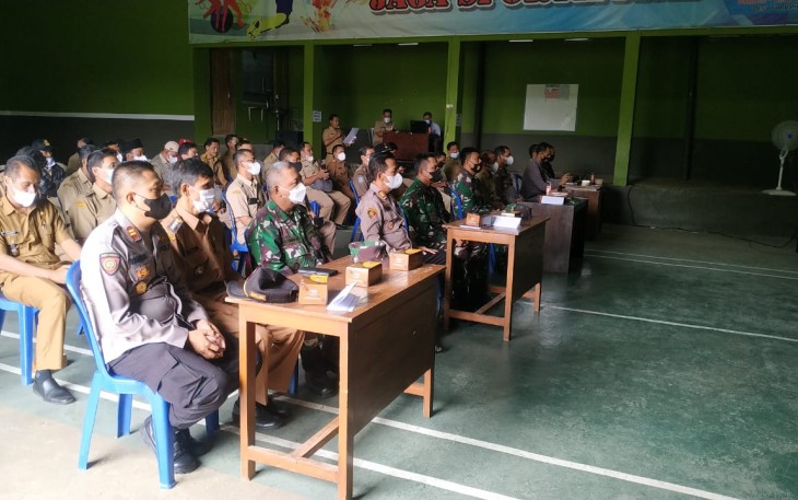 Kapolsek Pageruyung hadiri rapat koordinasi di gedung serbaguna Desa Tambahrejo Kecamatan Pageruyung, Senin 8/11/2021