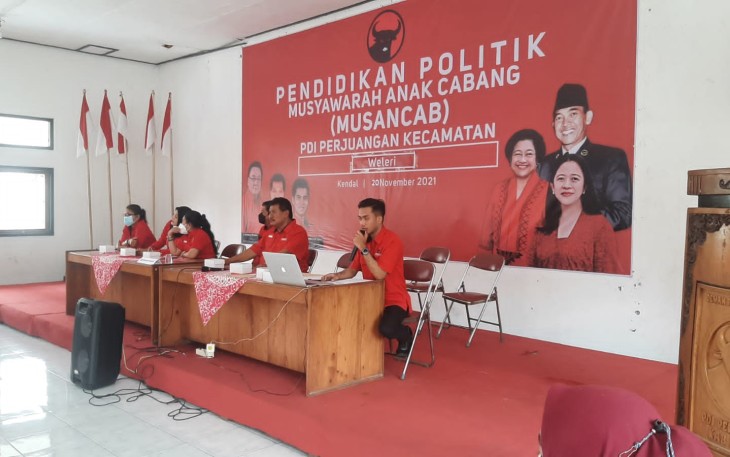 Kapolsek Patebon laksanakan pengamanan Musyawarah anak cabang DPC PDIP Jl. Sukarno Hatta No.77 Kendal Sabtu 20/11/2021
