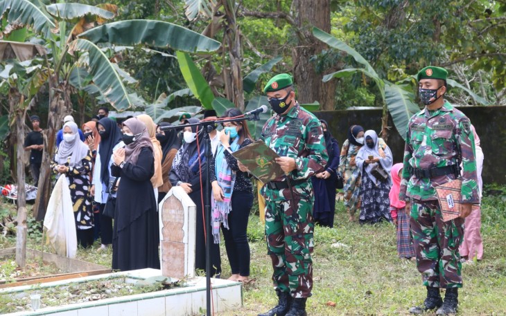 Dandim Pimpin Upacara Pemakaman Anggota Kodim 1417/Kendari