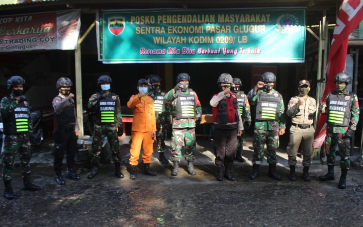 Kodim 0209/LB Dirikan Posko Pengendalian Masyarakat Sentra Ekonomi Di Pasar Glugur