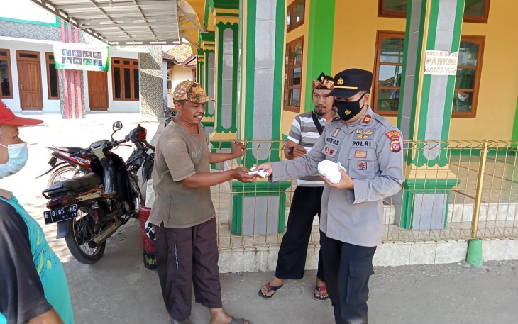Operasi Yustisi Polsek Dawuan, Bagikan Masker Gratis Pada Warga Yang Melanggar