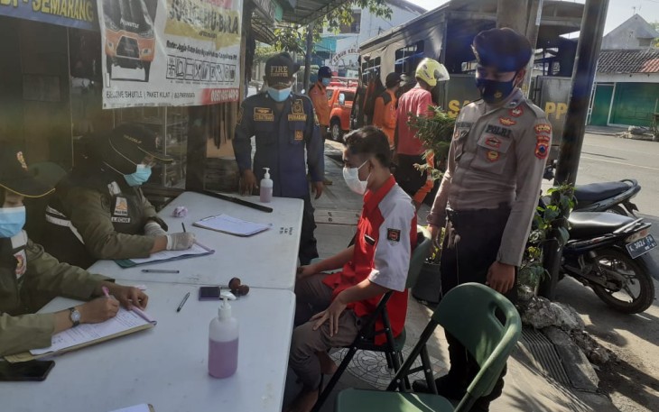Puluhan Pelanggar Prokes Terjaring Razia Di Perbatasan Jateng dan Jatim