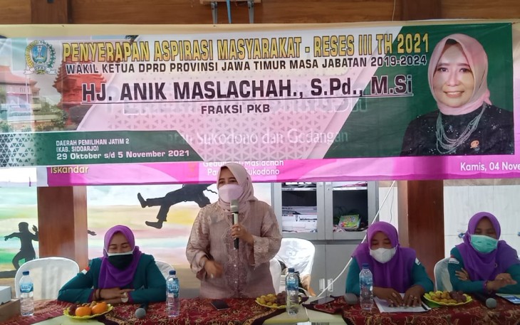 Warga Sidoarjo menyampaikan keinginannya agar insentif tidak hanya diberikan guru saja