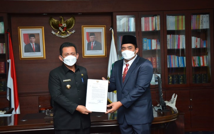 Penyerahan Surat Gubernur Kepulauan Riau Nomor : 130/1599/B.PEMTAS-SET/2021