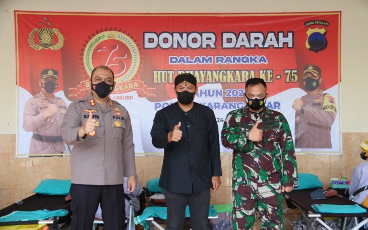 Polres Karanganyar Gelar Donor Darah