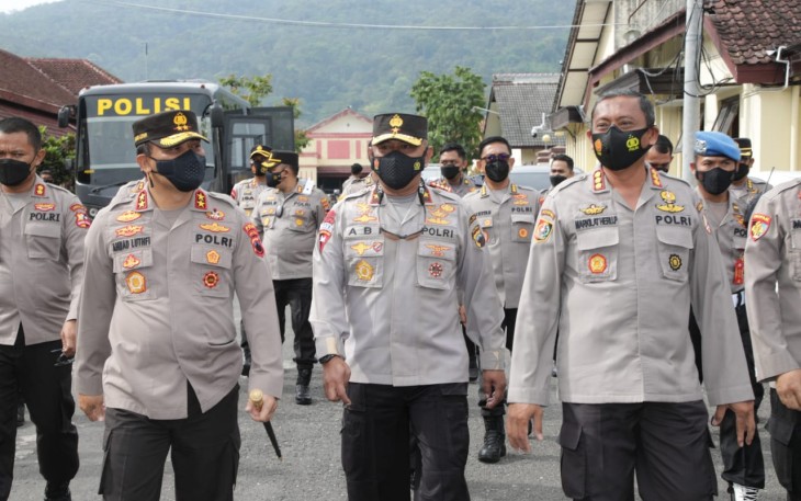 Kapolda beserta jajarannya mengunjungi acara Program Pembinaan dari Pemulihan Profesi  di Kabupaten Semarang, Senin 8/11/2021