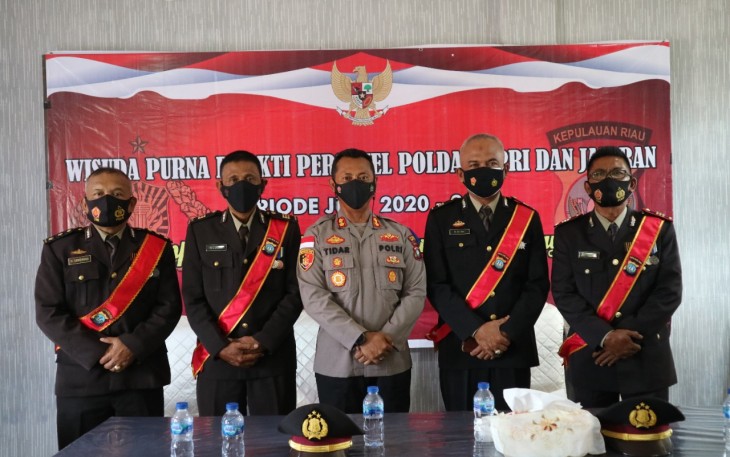 Kapolres Bintan Lepas Personil Polres yang Purna Tugas 