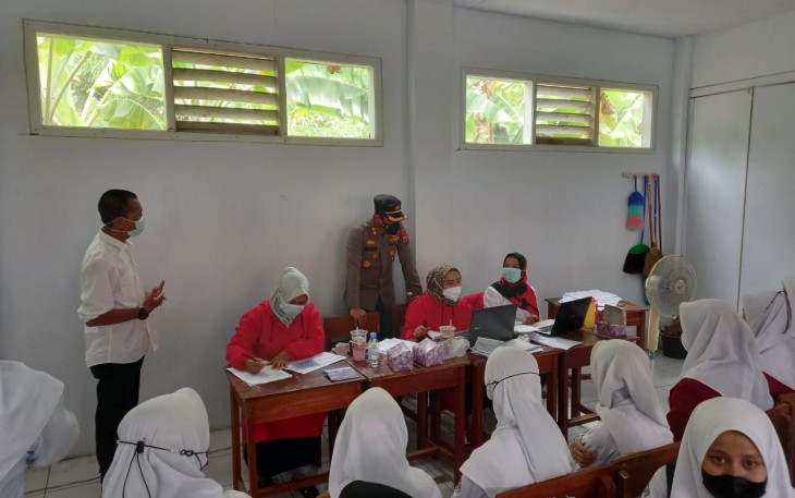 Tanpa Kenal Lelah Kapolres Majalengka Pantau 4 Lokasi Vaksinasi Ajak Masyarakat Untuk di Vaksin