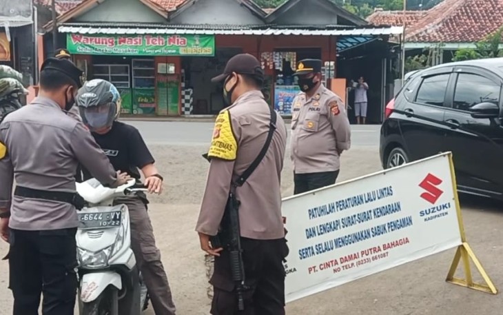 Upaya Memutus Mata Rantai Covid-19, Polsek Dawuan Laksanakan Operasi Yustisi Sasar Warga Tidak Patuhi Prokes
