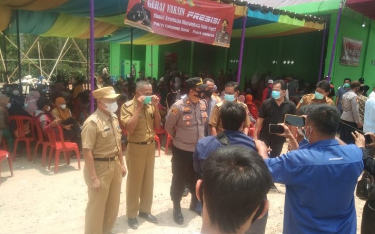 Antusias masarakat pekon bakhu kec batu ketulis kab Lambar dalam mengikuti vaksin tahap pertama