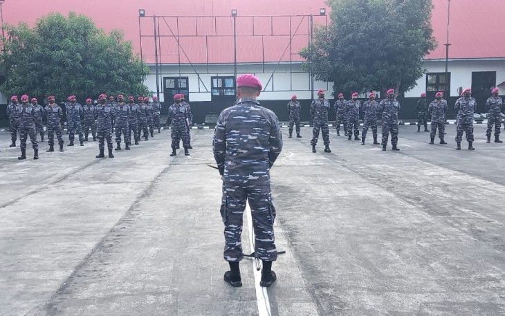 Prajurit Yonmarhanlan VIII Bitung Laksanakan Pengamanan Kunjungan Kerja Menteri Kelautan dan Perikanan di Kota Bitung