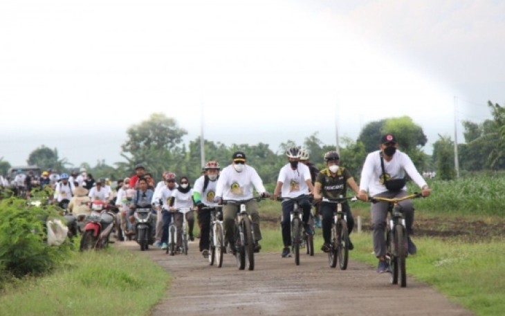 Bupati Kendal bersama Wakil Bupati ikuti kegiatan Fine Bike yang diselenggarakan oleh Dinas Kepemudaan dan Olahraga dan Pariwisata Kendal beserta UPGRIS.