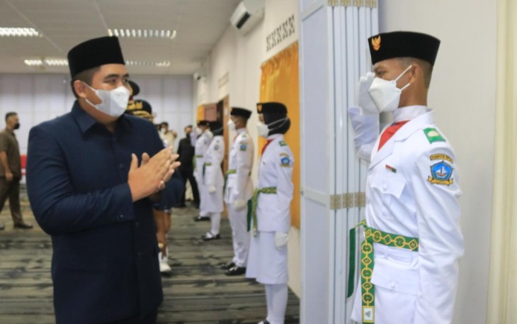 Wakil Bupati Bintan Roby Kukuhkan Paskibraka Bintan 2021