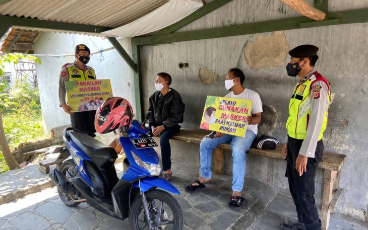 Patroli Sat Samapta Polres Majalengka Sambangi Tukang Ojek