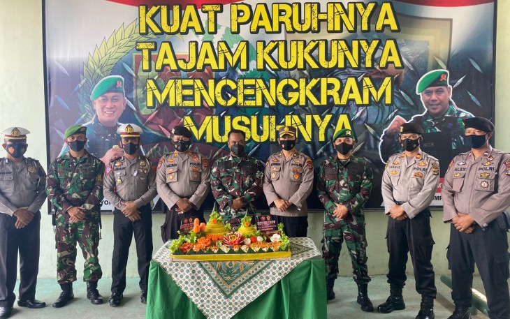 Polres Pesawaran Mendatangi Kompi Senapan A  Yonif 143 Yon 9 Dan Yon 7 Brigif Marinir Piabung Dalam Rangka HUT ke-76 TNI
