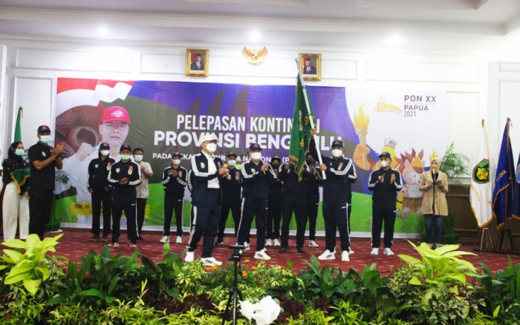 Gubernur Rohidin Lepas Kontingen Bengkulu ke PON XX Papua