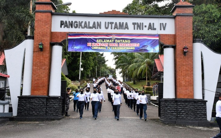 Lantamal IV Gelar Olahraga Bersama Sambut Hari Armada RI Tahun 2021